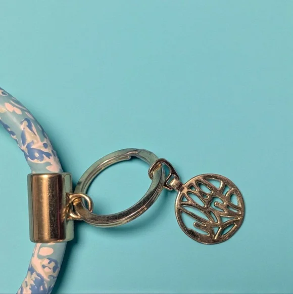 Lilly Pulitzer Blue and White Floral Key Ring Bracelet (EUC) - Picture 2 of 4